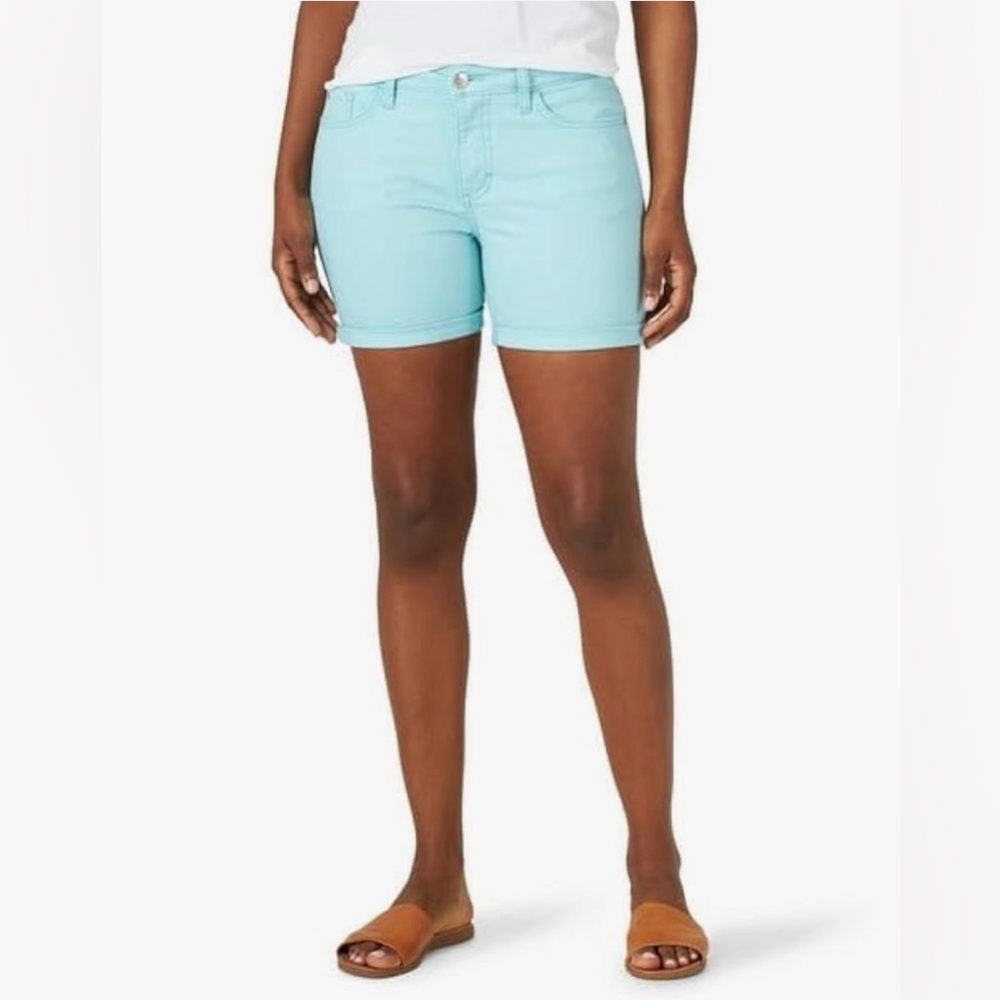 Lee Women's Light Turquoise Denim Midrise 5" Cuffed Short Size 12M